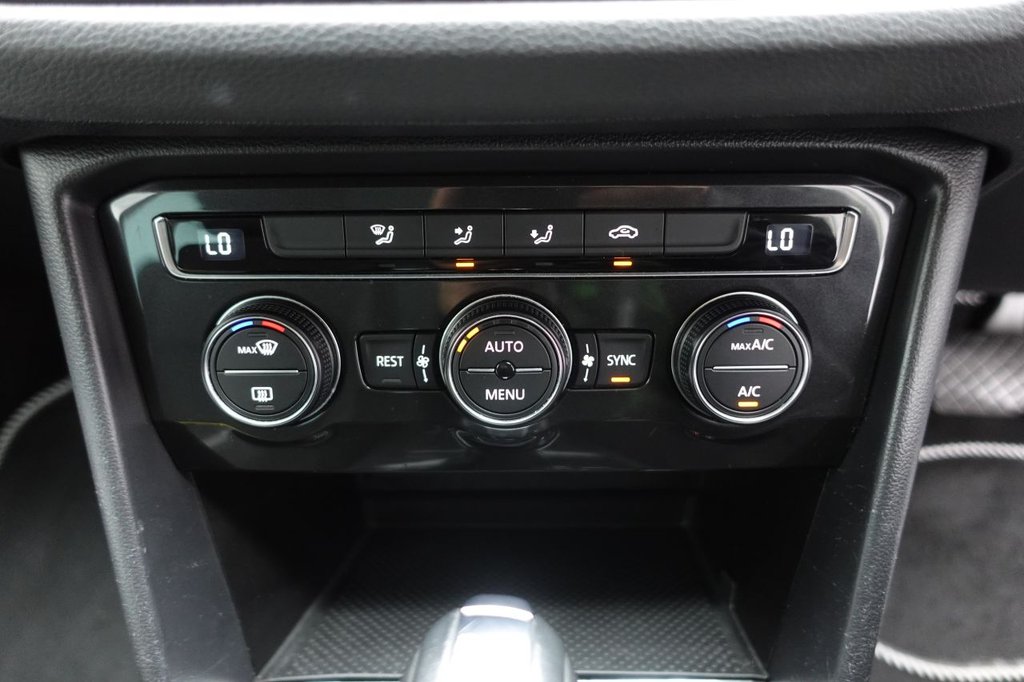 2019 Volkswagen Tiguan — image 26