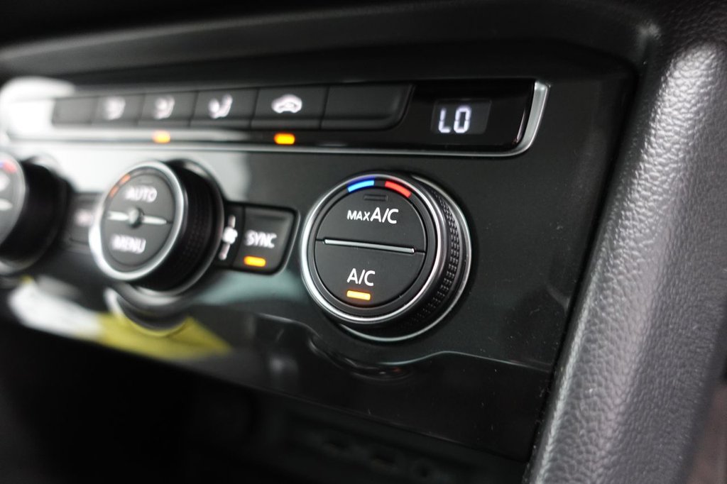 2019 Volkswagen Tiguan — image 27