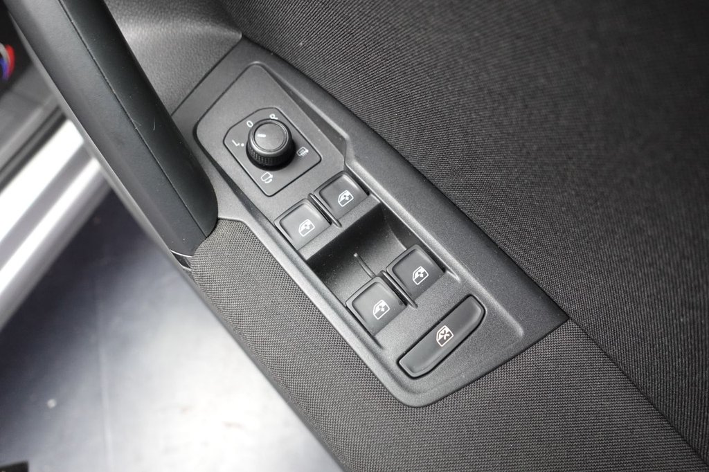 2019 Volkswagen Tiguan — image 32