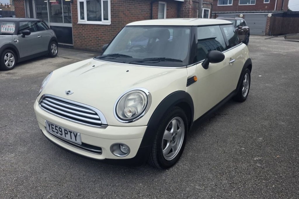 2009 MINI HATCH