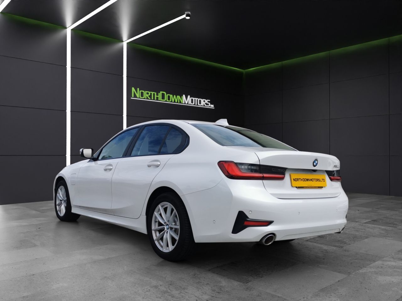 2020 BMW 3 SERIES 2.0 330e 12kWh SE Pro Saloon 4dr Petrol Plug-in Hybrid Auto Euro 6 (s/s) (2 - vehicle photo 4 for sale on PureCar