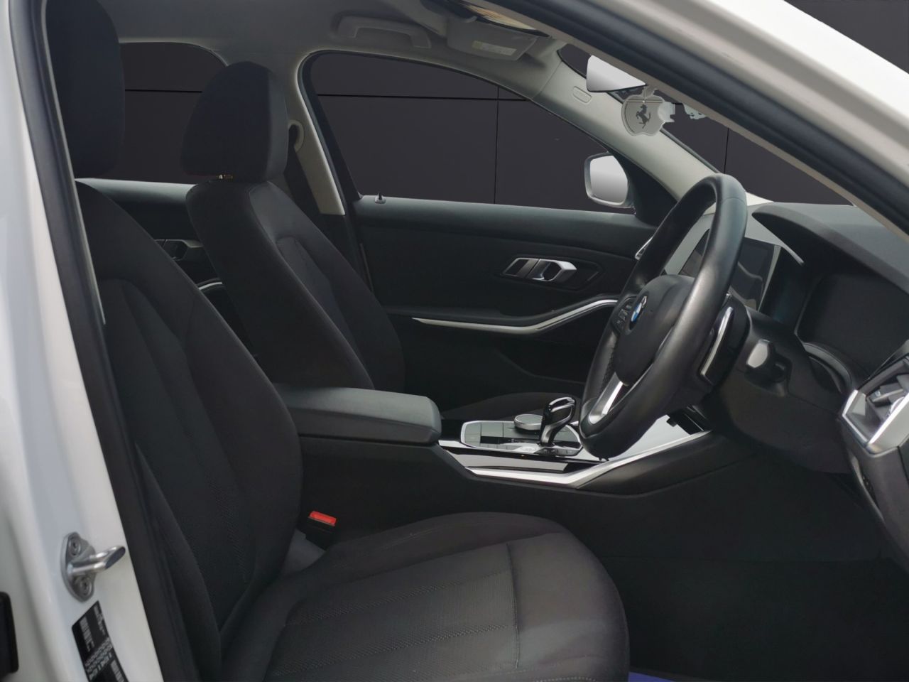 2020 BMW 3 SERIES 2.0 330e 12kWh SE Pro Saloon 4dr Petrol Plug-in Hybrid Auto Euro 6 (s/s) (2 - vehicle photo 9 for sale on PureCar