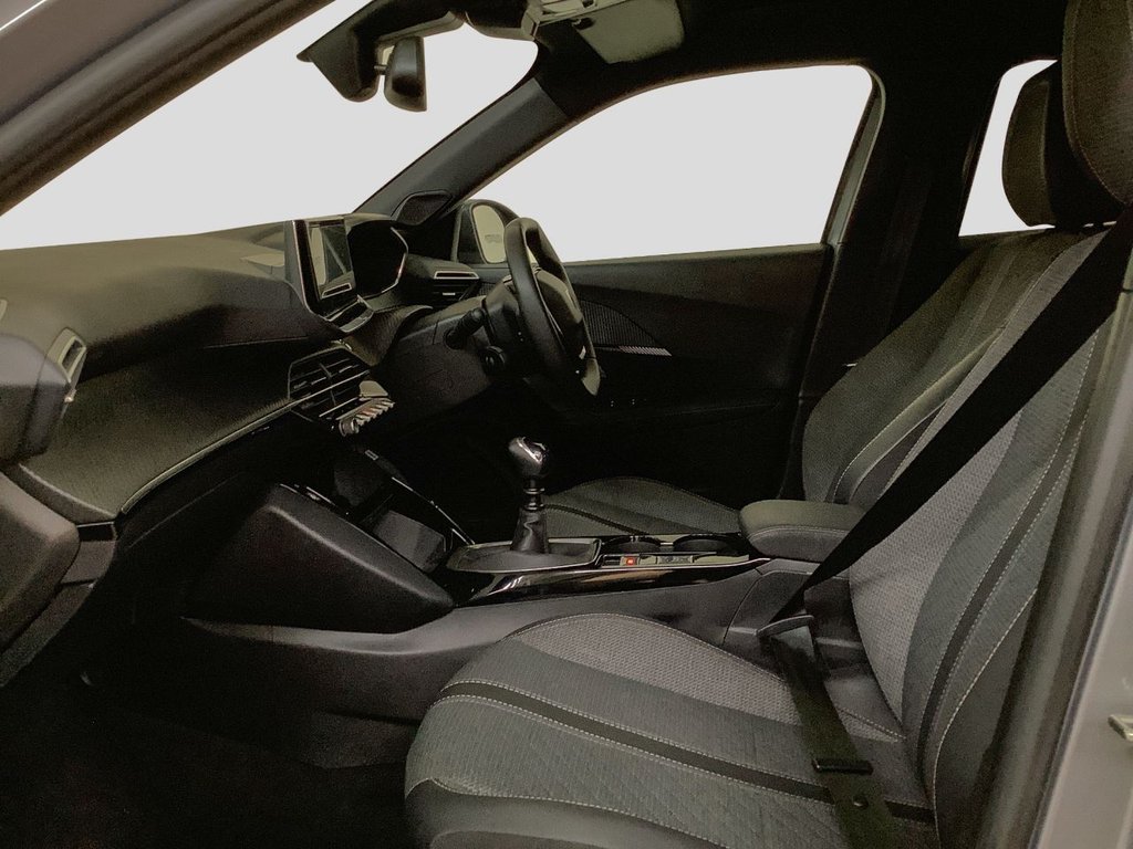 2025 Peugeot 2008 — image 4