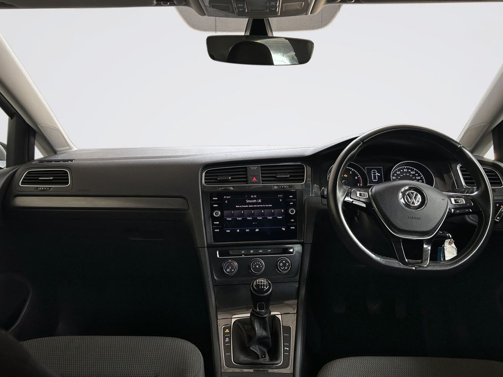 2018 Volkswagen Golf — image 2