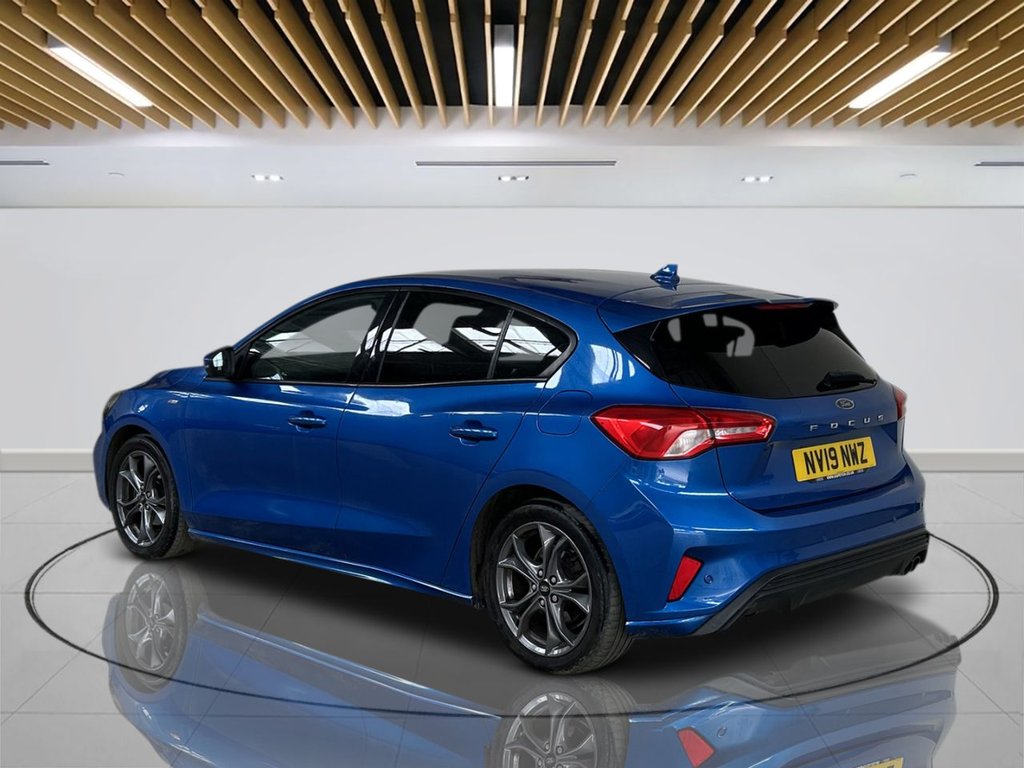 2019 Ford Focus — image 3