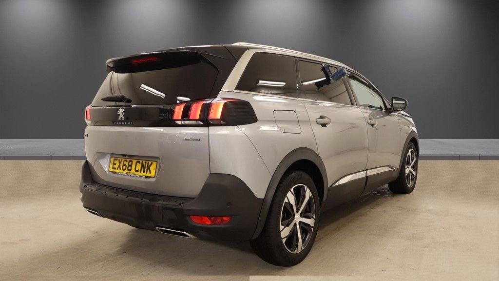 2018 Peugeot 5008 — image 4