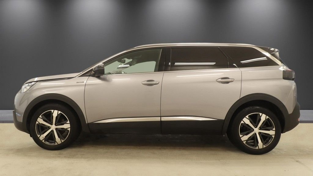 2018 Peugeot 5008 — image 6