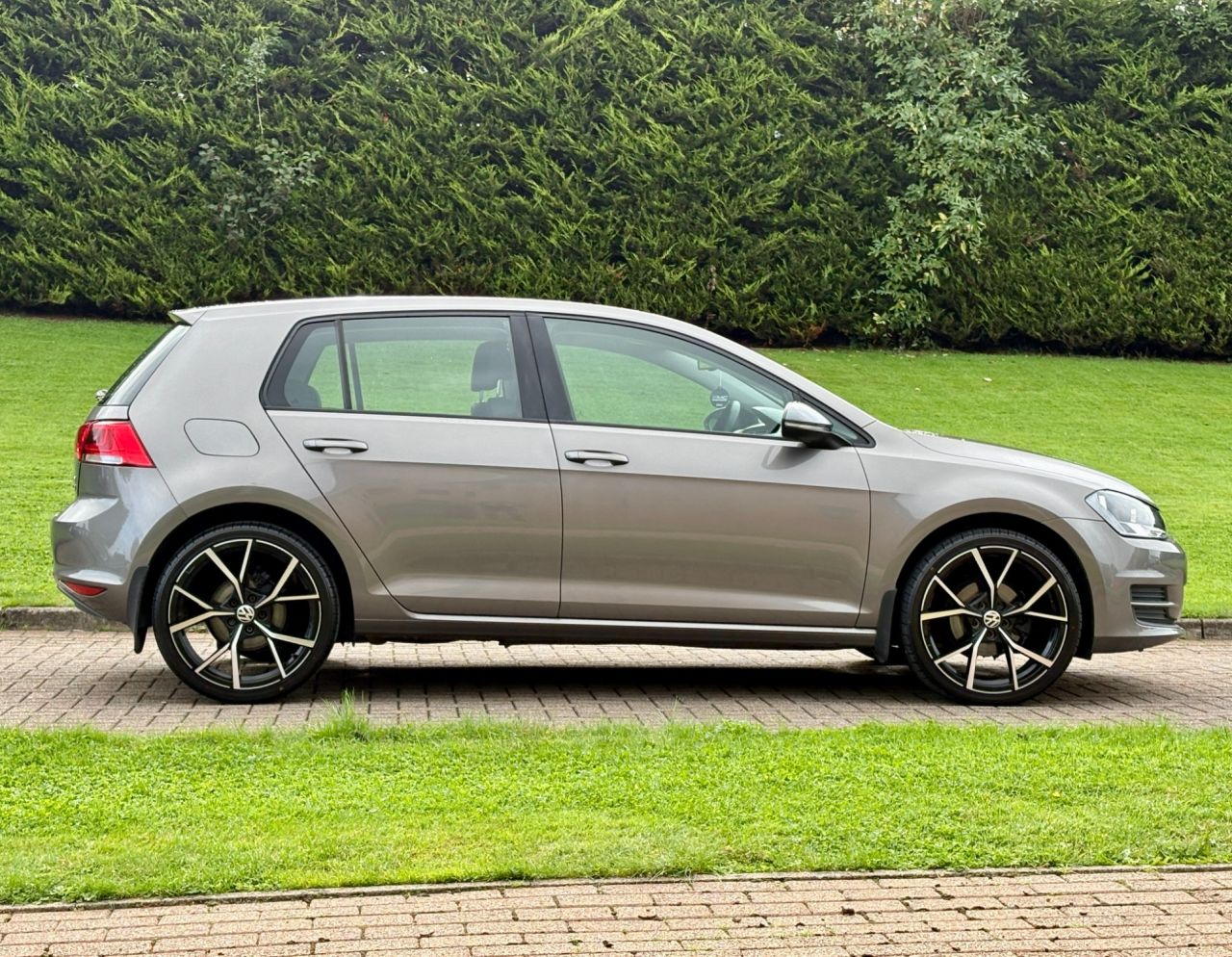 2014 VOLKSWAGEN GOLF 1.6 TDI BlueMotion Tech SE Hatchback 5dr Diesel Manual Euro 5 (s/s) (105 ps - vehicle photo 7 for sale on PureCar