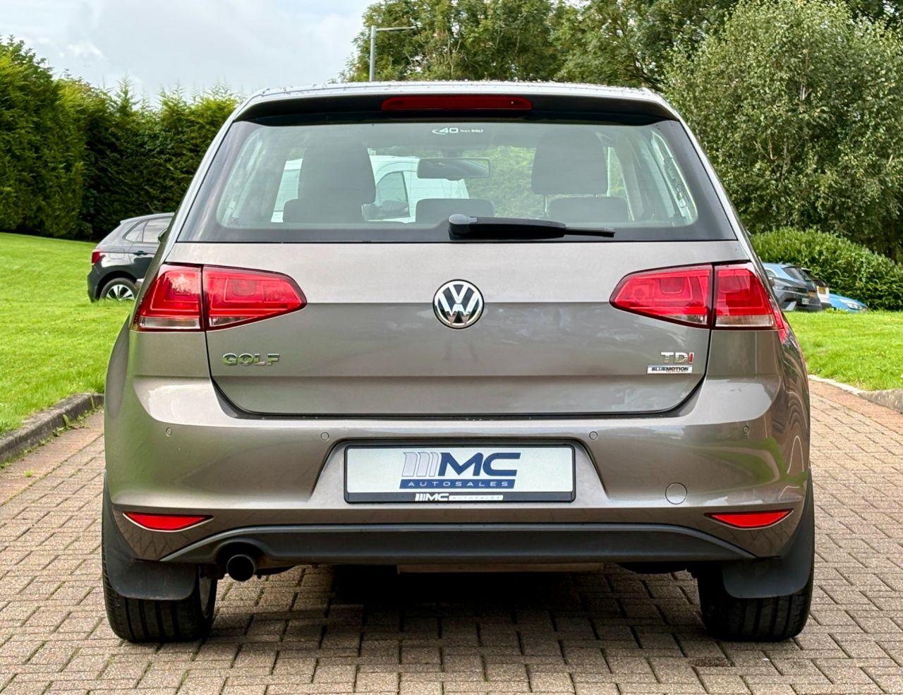 2014 VOLKSWAGEN GOLF 1.6 TDI BlueMotion Tech SE Hatchback 5dr Diesel Manual Euro 5 (s/s) (105 ps - vehicle photo 9 for sale on PureCar