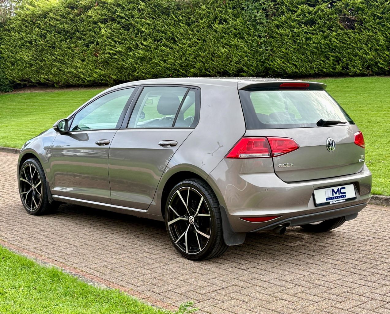 2014 VOLKSWAGEN GOLF 1.6 TDI BlueMotion Tech SE Hatchback 5dr Diesel Manual Euro 5 (s/s) (105 ps - vehicle photo 4 for sale on PureCar