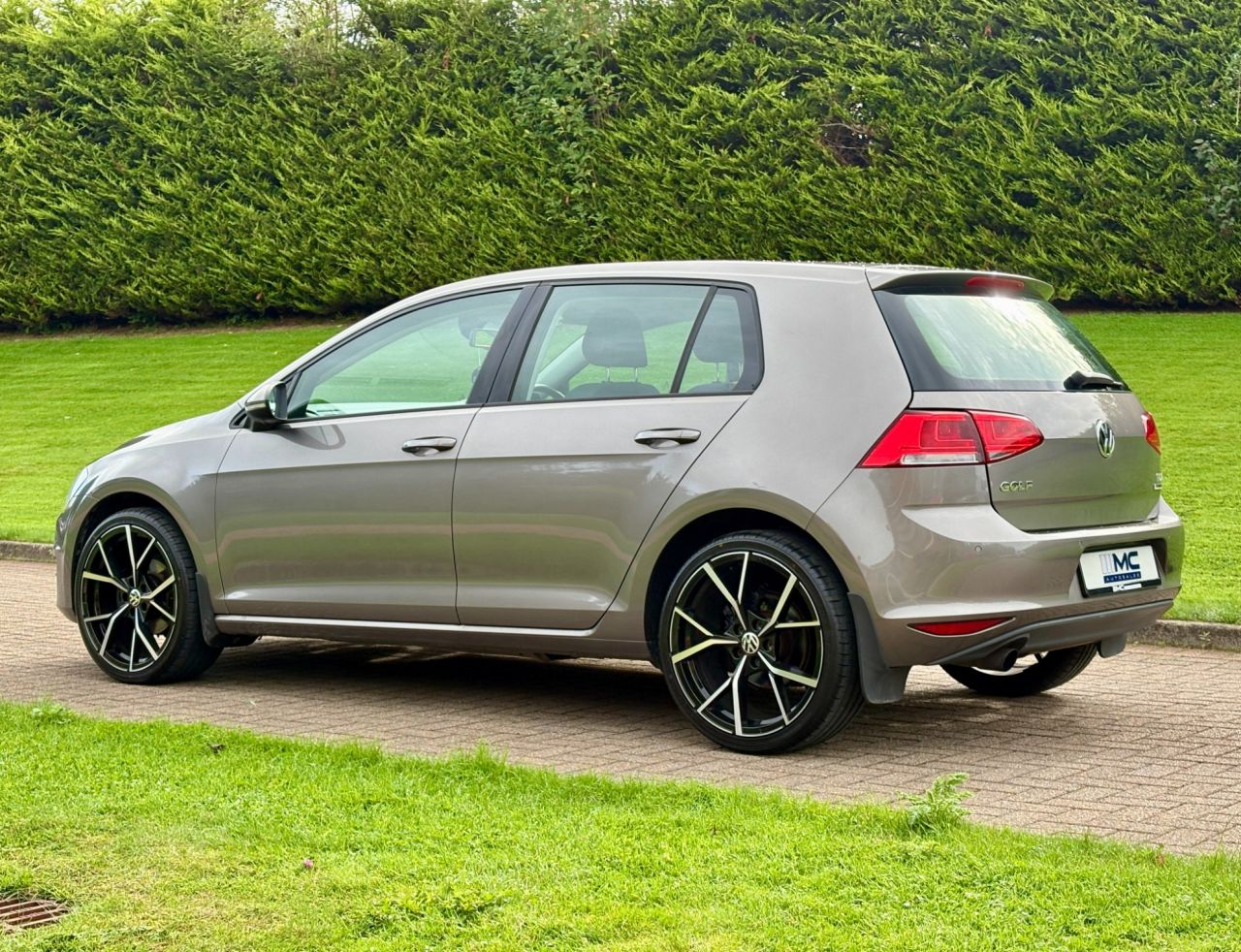 2014 VOLKSWAGEN GOLF 1.6 TDI BlueMotion Tech SE Hatchback 5dr Diesel Manual Euro 5 (s/s) (105 ps - vehicle photo 6 for sale on PureCar