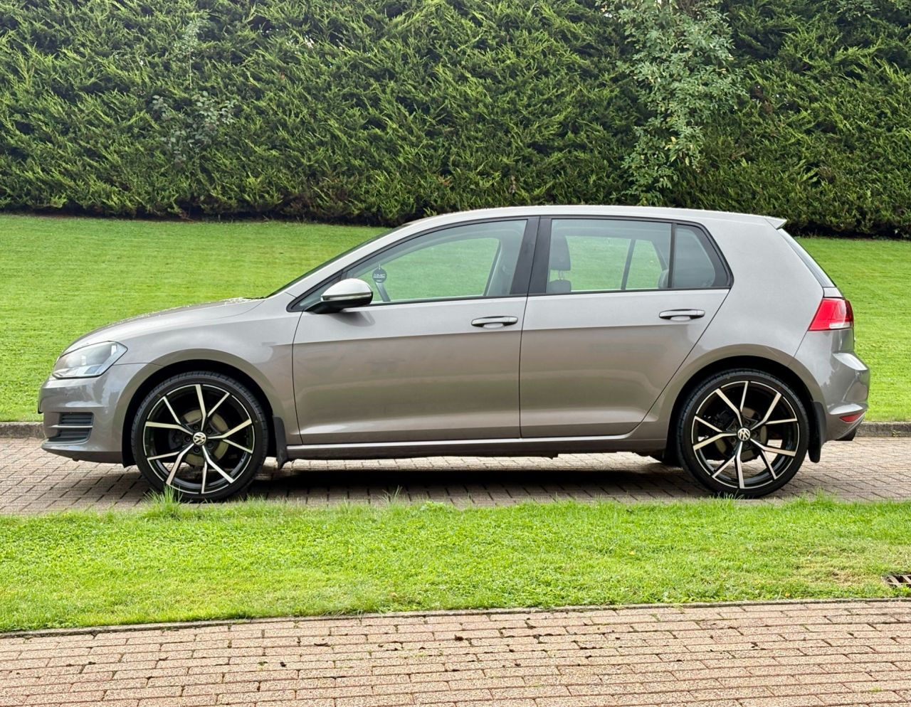 2014 VOLKSWAGEN GOLF 1.6 TDI BlueMotion Tech SE Hatchback 5dr Diesel Manual Euro 5 (s/s) (105 ps - vehicle photo 8 for sale on PureCar