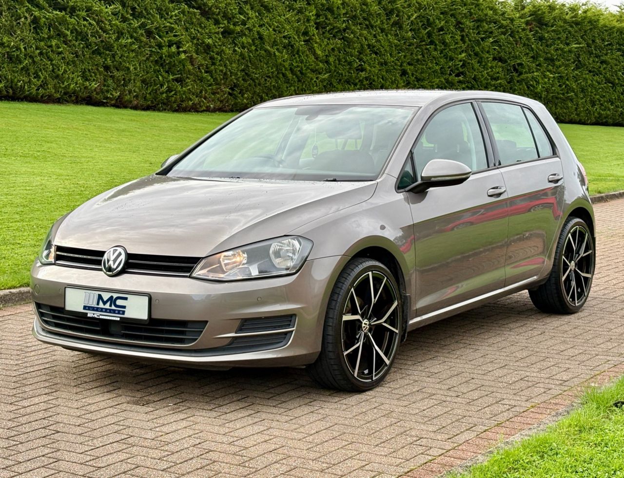 2014 VOLKSWAGEN GOLF 1.6 TDI BlueMotion Tech SE Hatchback 5dr Diesel Manual Euro 5 (s/s) (105 ps - vehicle photo 2 for sale on PureCar