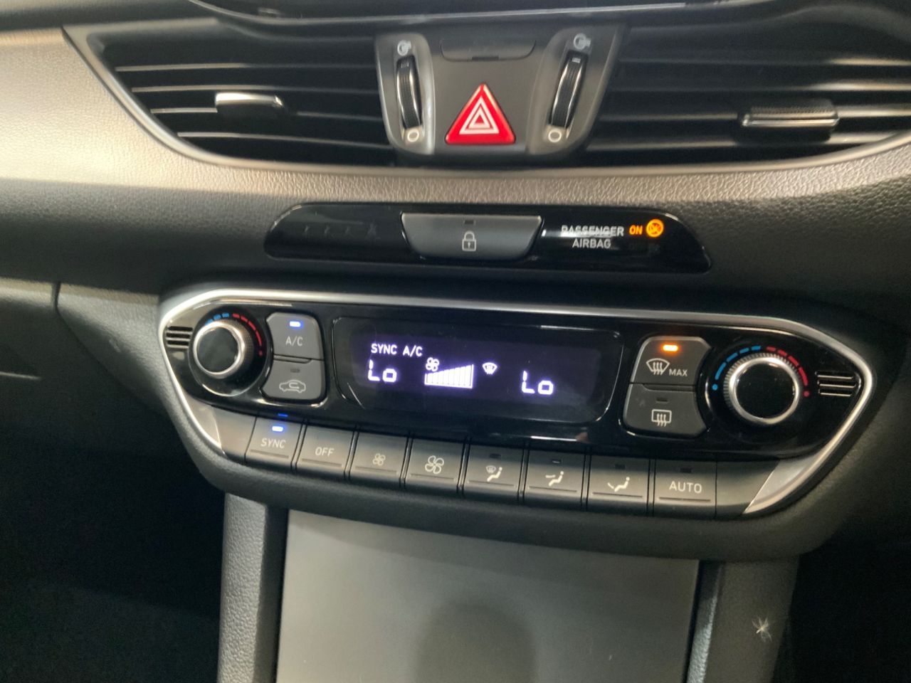 2019 HYUNDAI I30 1.4 T-GDi GPF Premium SE Fastback 5dr Petrol DCT Euro 6 (s/s) (140 ps) - vehicle photo 25 for sale on PureCar