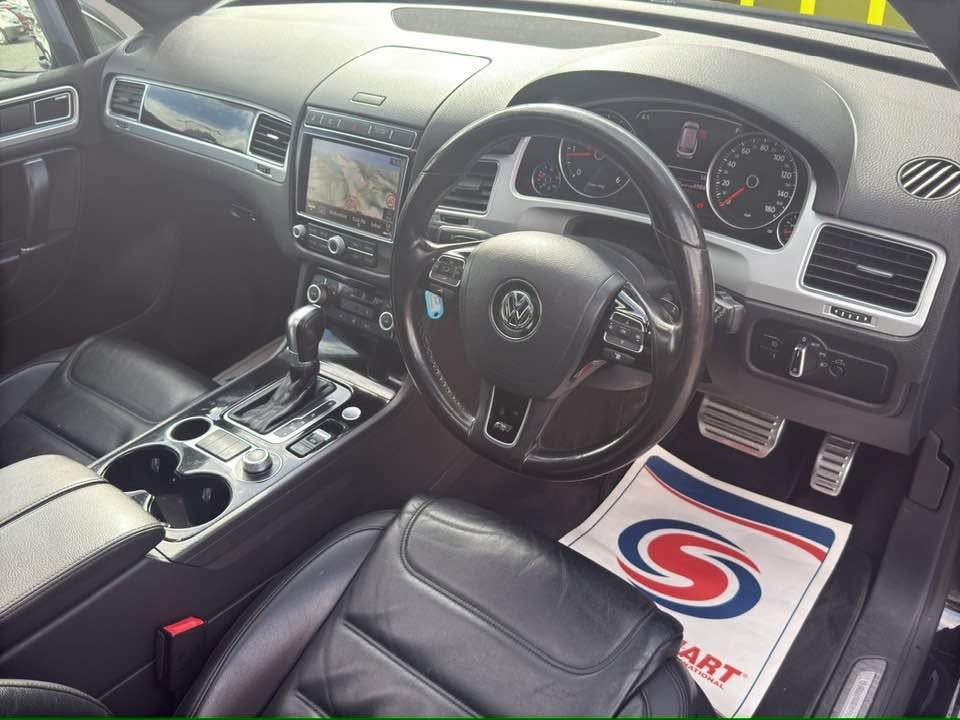 2017 VOLKSWAGEN TOUAREG 3.0 TDI V6 BlueMotion Tech R-Line Plus SUV 5dr Diesel Tiptronic 4WD Euro 6 - vehicle photo 10 for sale on PureCar