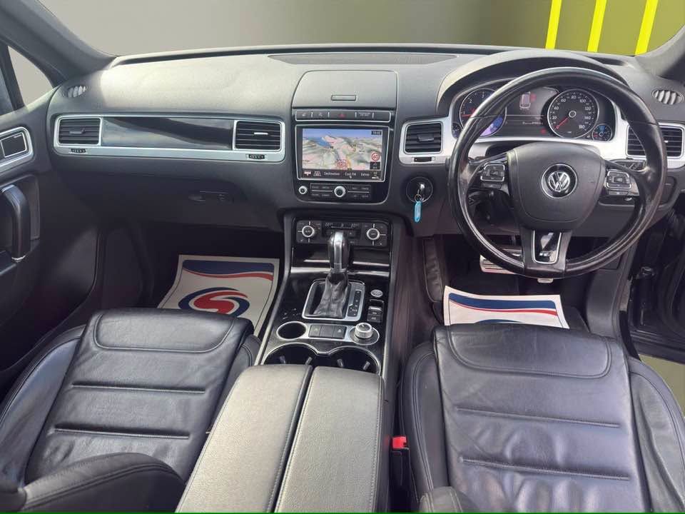 2017 VOLKSWAGEN TOUAREG 3.0 TDI V6 BlueMotion Tech R-Line Plus SUV 5dr Diesel Tiptronic 4WD Euro 6 - vehicle photo 11 for sale on PureCar