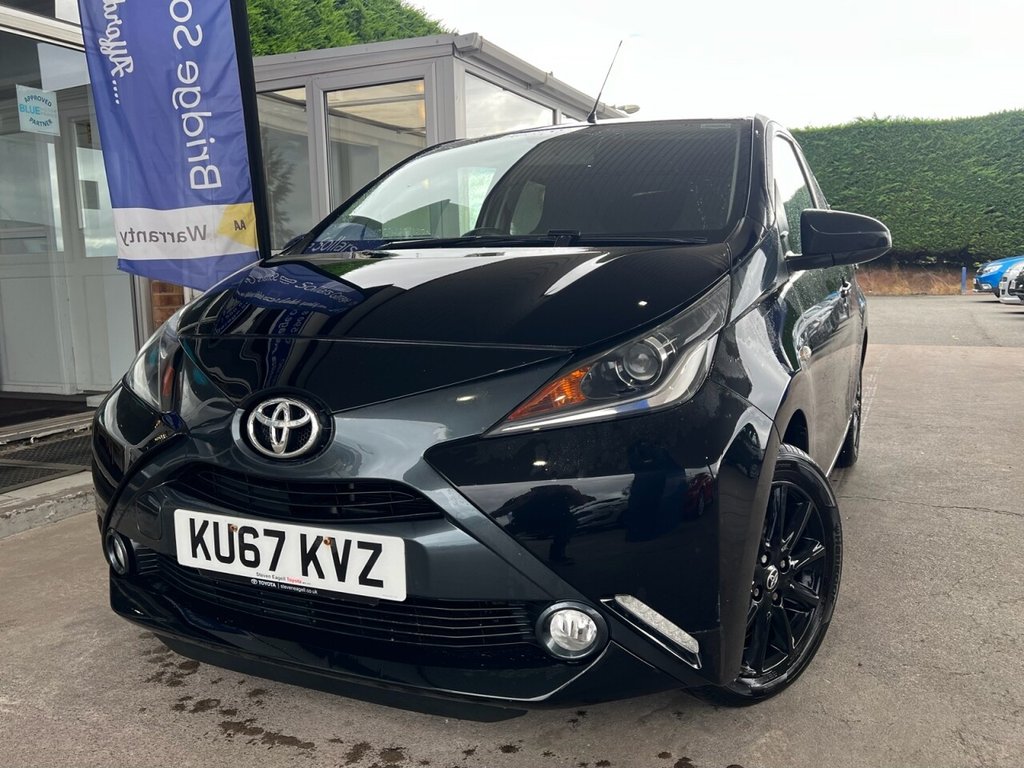 Black 2017 Toyota AYGO Hatchback Front-wheel drive Manual
