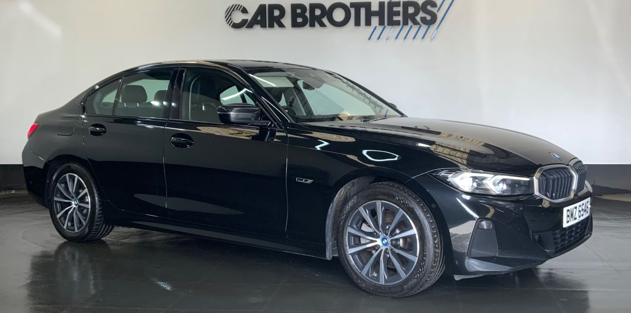 2023 BMW 3 SERIES 2.0 330e 12kWh Sport Saloon 4dr Petrol Plug-in Hybrid Auto Euro 6 (s/s) (29 - vehicle photo 2 for sale on PureCar
