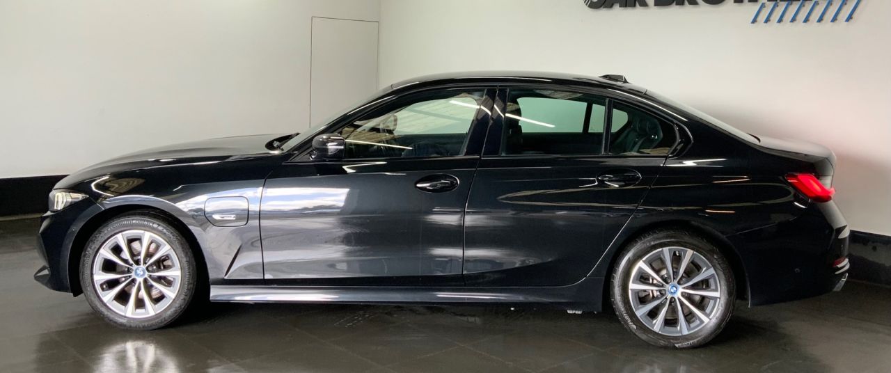 2023 BMW 3 SERIES 2.0 330e 12kWh Sport Saloon 4dr Petrol Plug-in Hybrid Auto Euro 6 (s/s) (29 - vehicle photo 5 for sale on PureCar