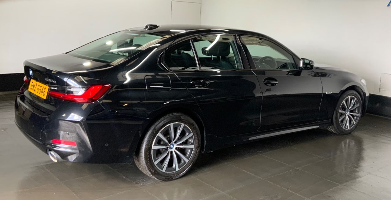 2023 BMW 3 SERIES 2.0 330e 12kWh Sport Saloon 4dr Petrol Plug-in Hybrid Auto Euro 6 (s/s) (29 - vehicle photo 13 for sale on PureCar