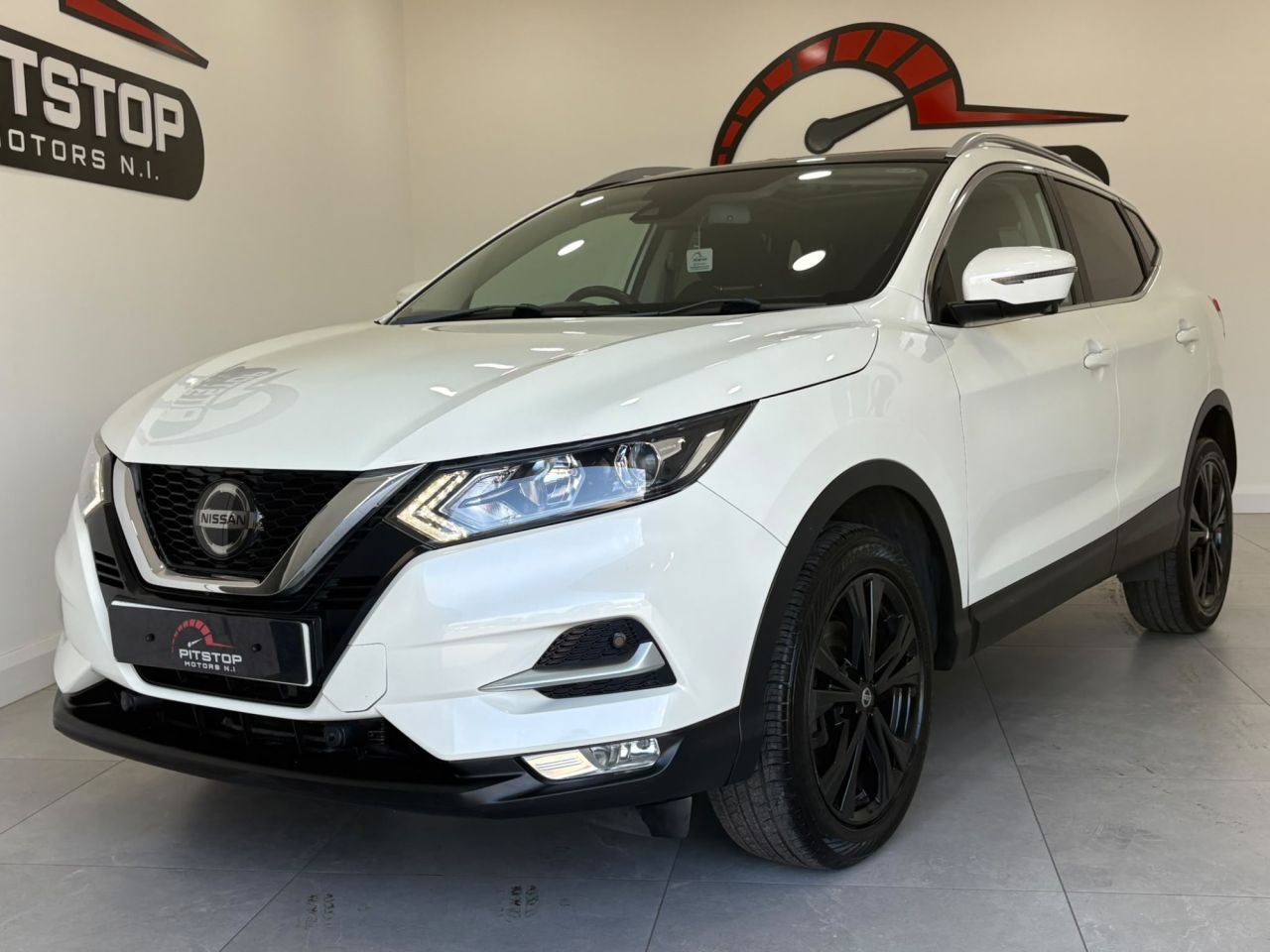 2018 NISSAN QASHQAI 1.6 dCi N-Connecta SUV 5dr Diesel XTRON Euro 6 (s/s) (130 ps) - vehicle photo 2 for sale on PureCar