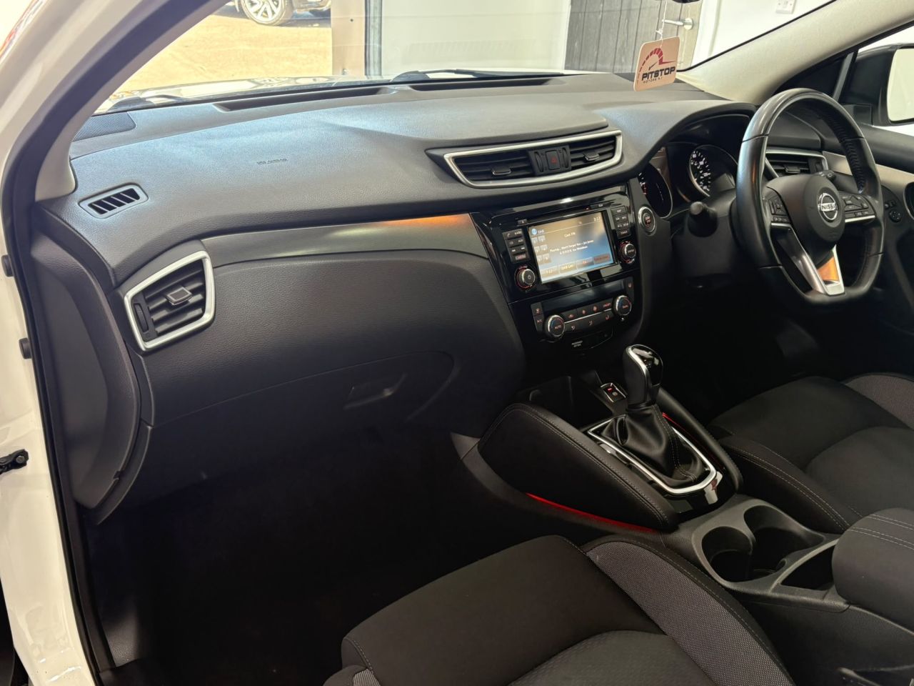 2018 NISSAN QASHQAI 1.6 dCi N-Connecta SUV 5dr Diesel XTRON Euro 6 (s/s) (130 ps) - vehicle photo 31 for sale on PureCar