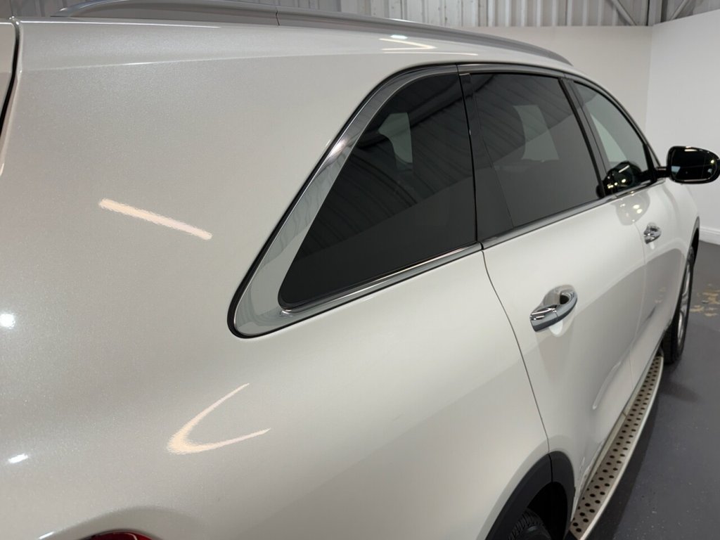 2017 Kia Sorento — image 6