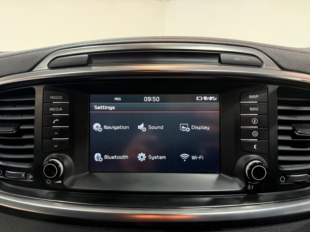 2017 Kia Sorento — image 9