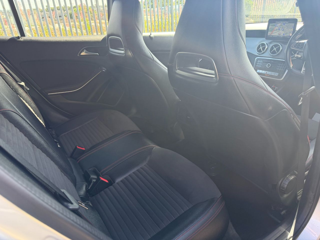 2018 MERCEDES GLA 2.1 GLA200d AMG Line SUV 5dr Diesel 7G-DCT Euro 6 (s/s) (136 ps) - vehicle photo 7 for sale on PureCar