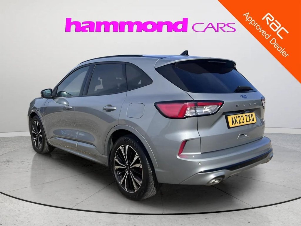 2023 Ford Kuga — image 2