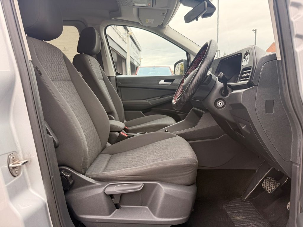 2023 Volkswagen Caddy Maxi — image 32