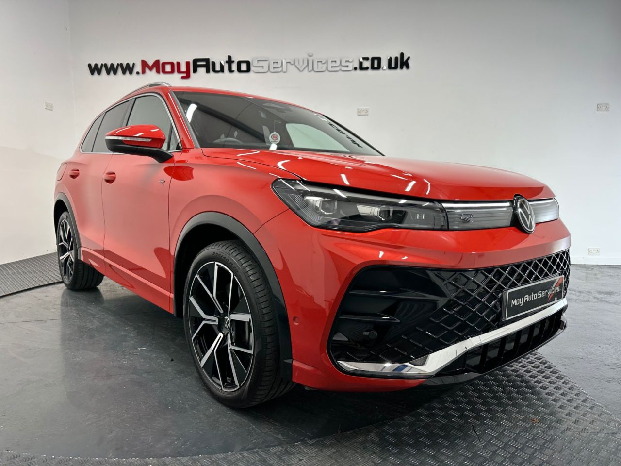2025 VOLKSWAGEN TIGUAN 2.0 TDI R-Line SUV 5dr Diesel DSG Euro 6 (s/s) (150 ps) - vehicle photo 1 for sale on PureCar