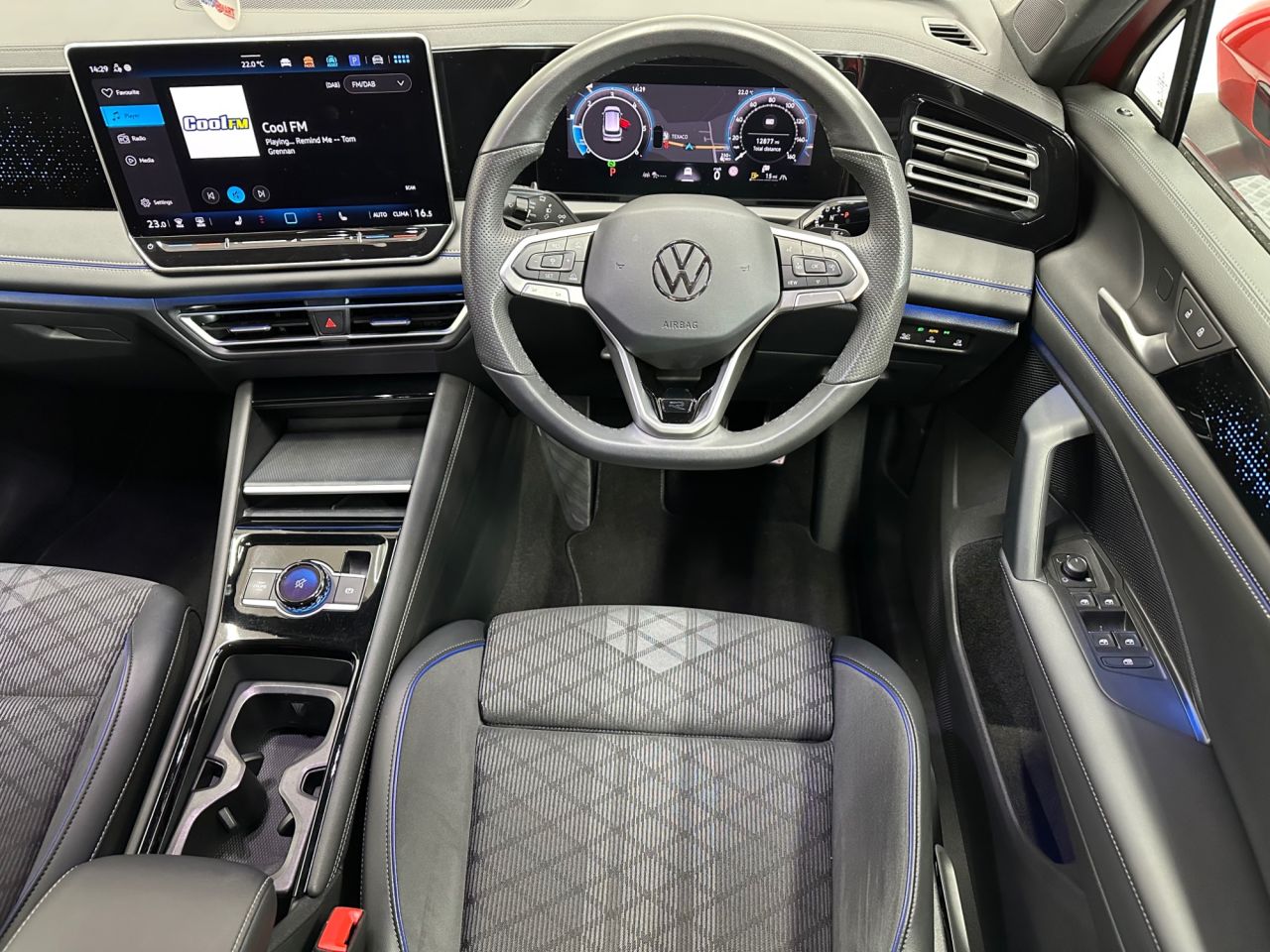 2025 VOLKSWAGEN TIGUAN 2.0 TDI R-Line SUV 5dr Diesel DSG Euro 6 (s/s) (150 ps) - vehicle photo 11 for sale on PureCar