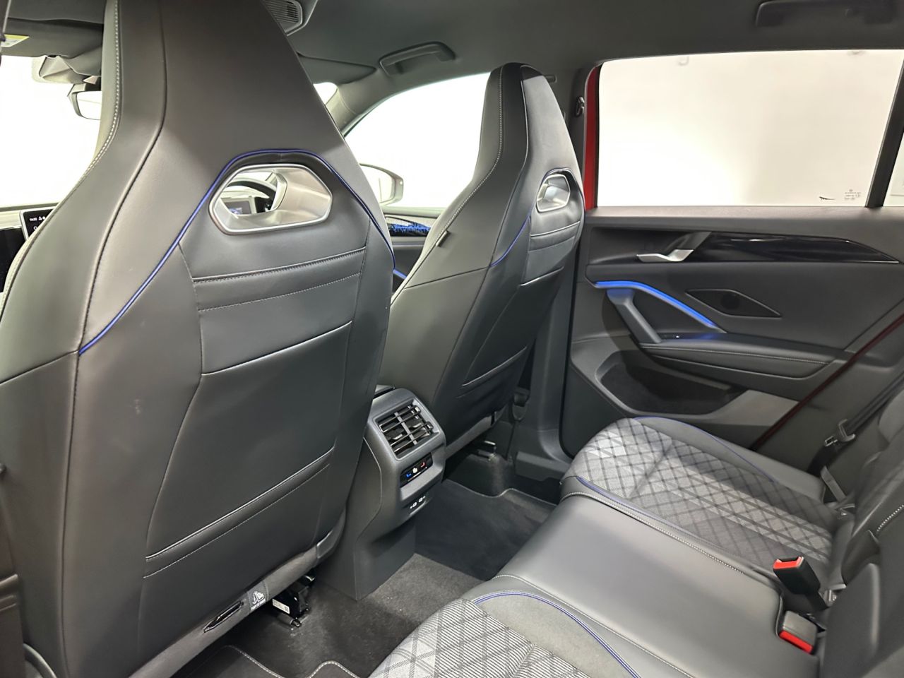 2025 VOLKSWAGEN TIGUAN 2.0 TDI R-Line SUV 5dr Diesel DSG Euro 6 (s/s) (150 ps) - vehicle photo 25 for sale on PureCar