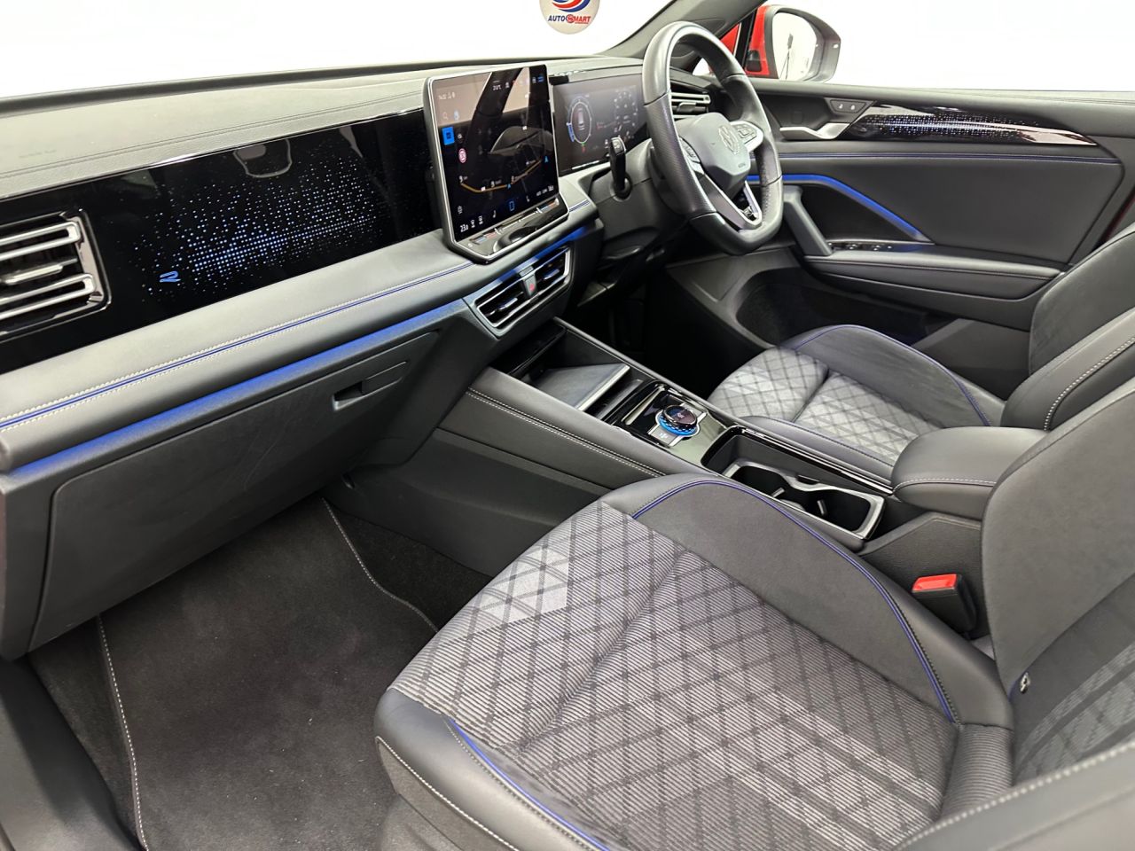 2025 VOLKSWAGEN TIGUAN 2.0 TDI R-Line SUV 5dr Diesel DSG Euro 6 (s/s) (150 ps) - vehicle photo 29 for sale on PureCar