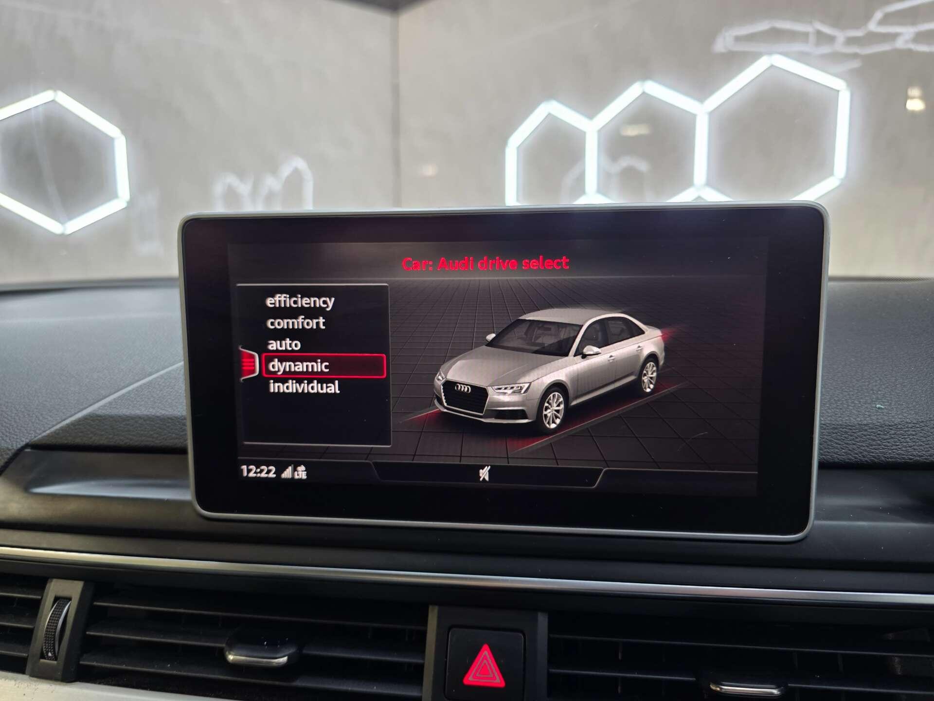 2017 66 AUDI A4