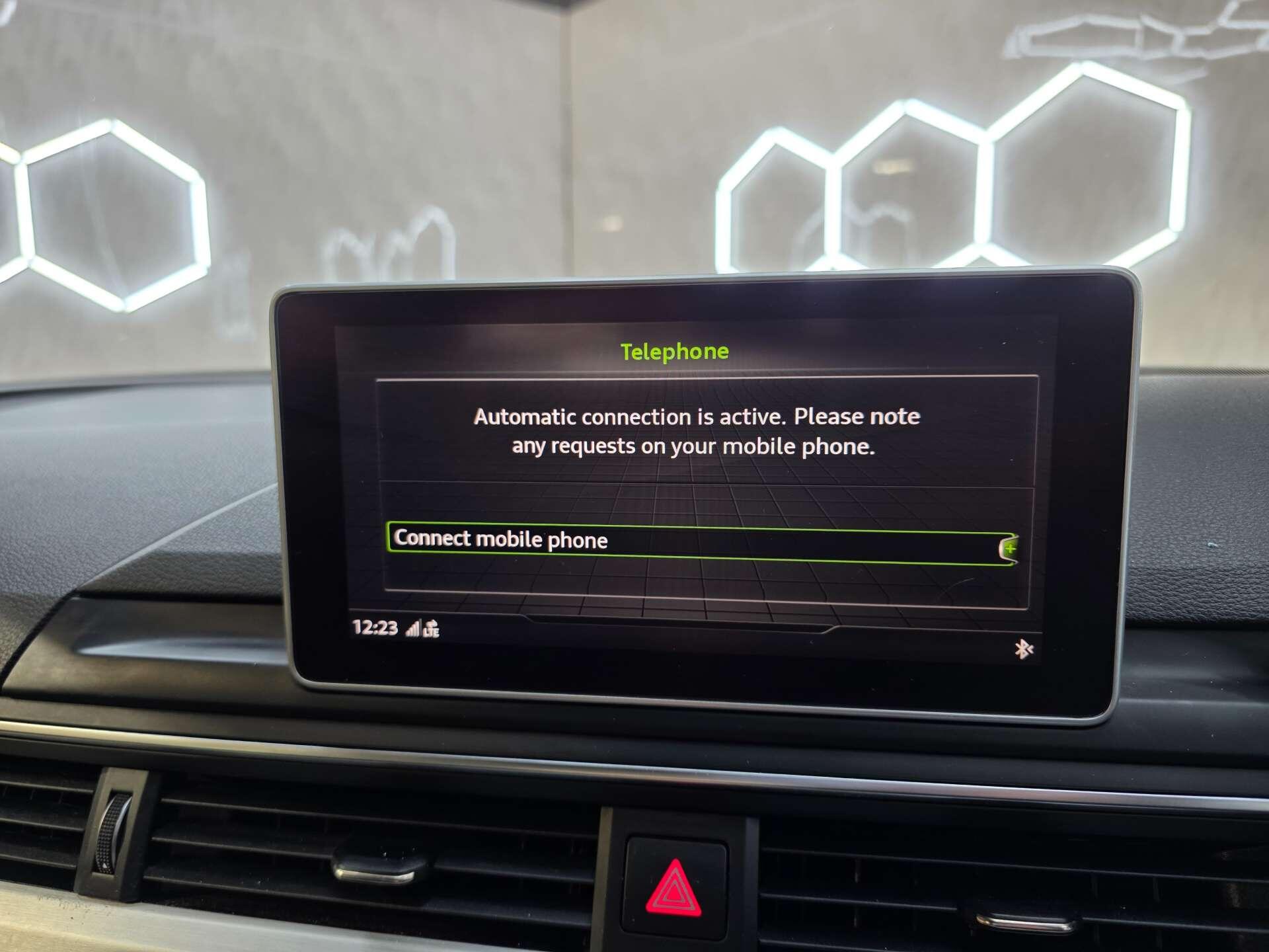 2017 66 AUDI A4