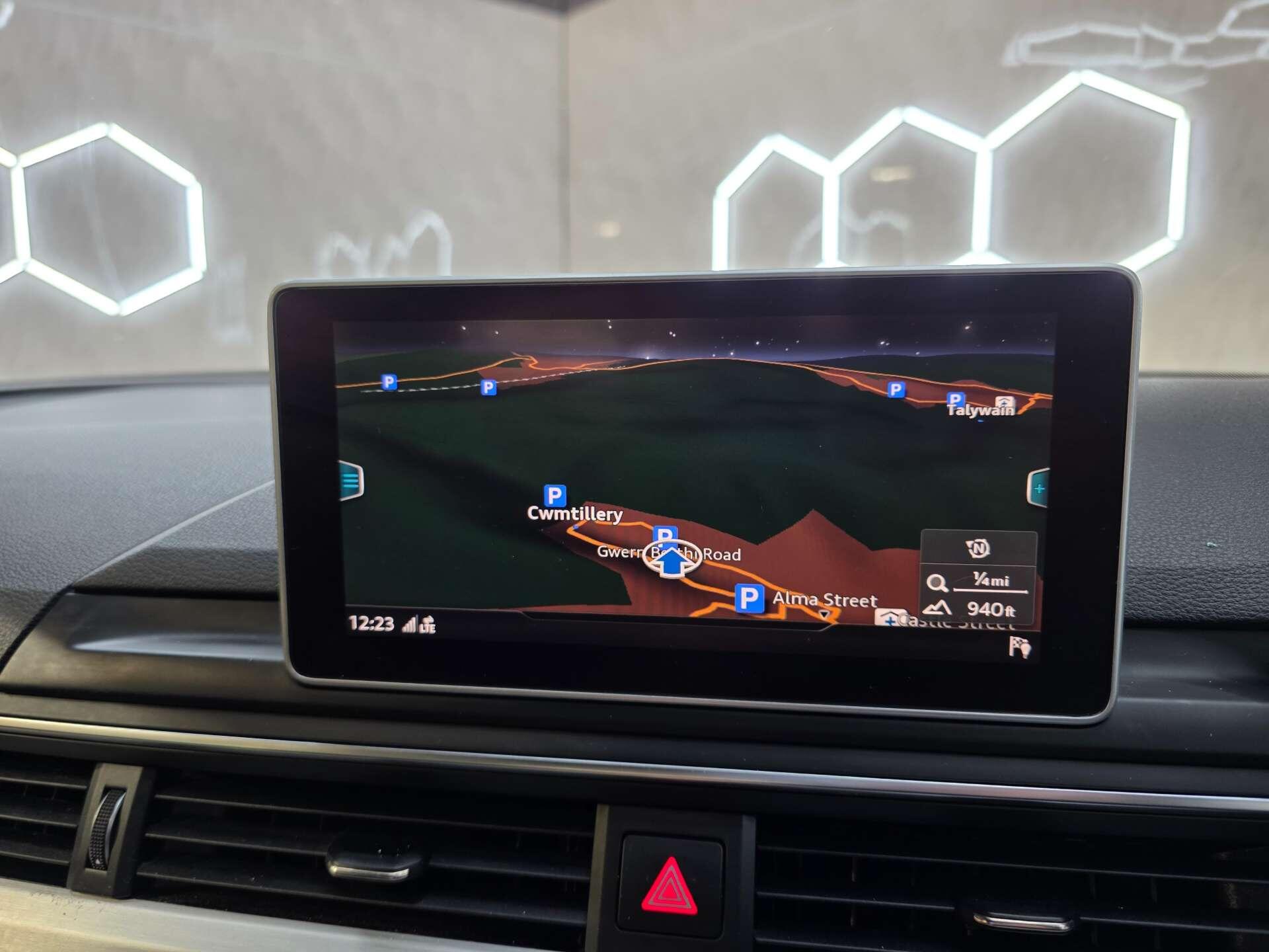 2017 66 AUDI A4