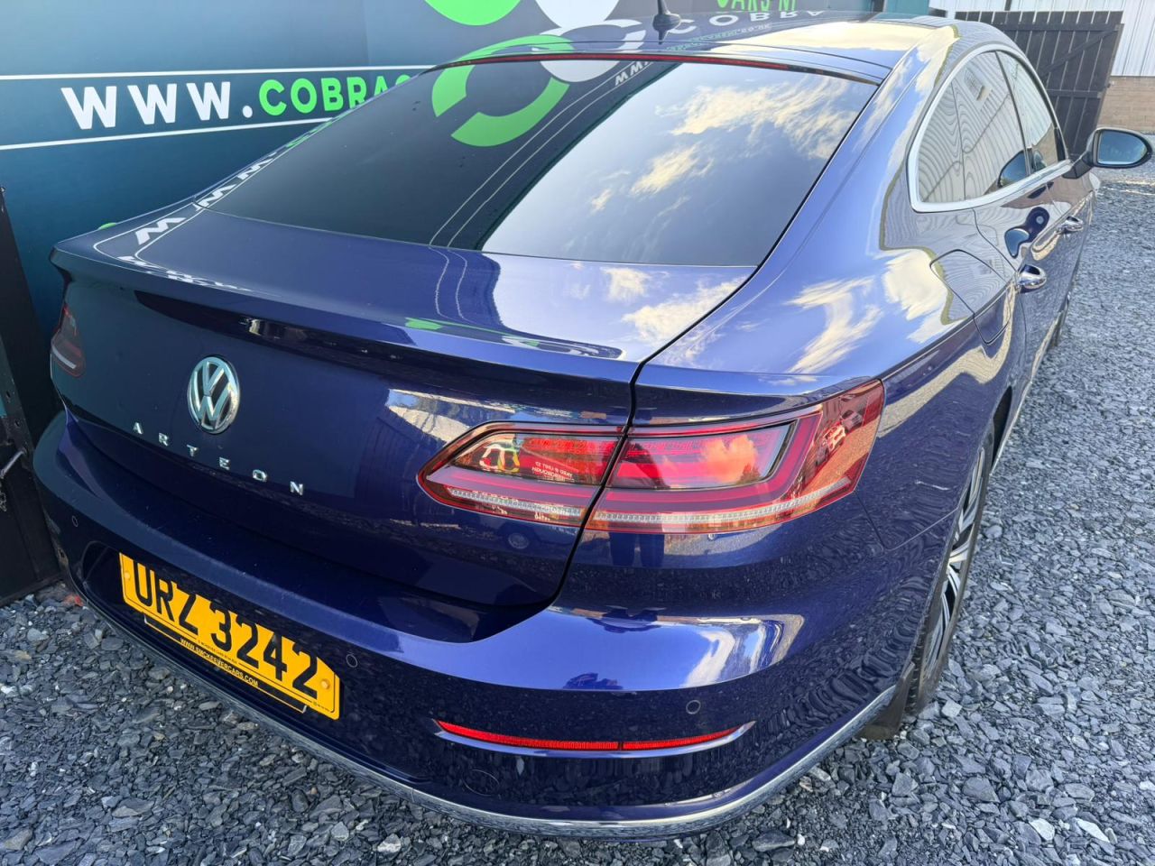 2019 VOLKSWAGEN ARTEON 2.0 TDI Elegance Fastback 5dr Diesel Manual Euro 6 (s/s) (150 ps) - vehicle photo 4 for sale on PureCar