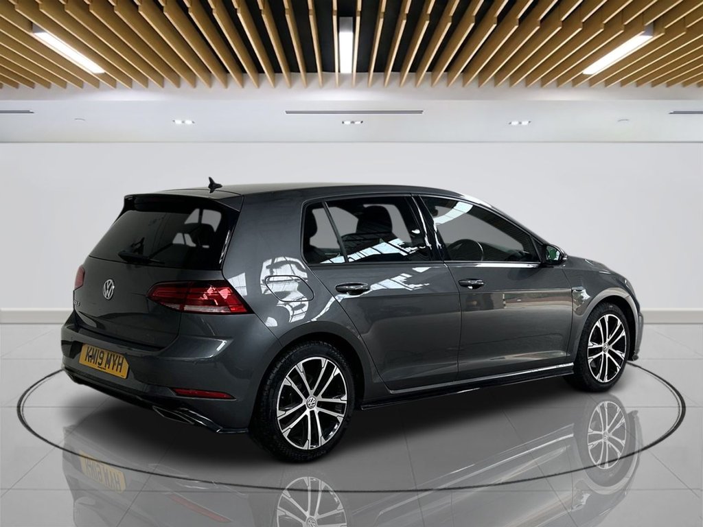 2019 Volkswagen Golf — image 4