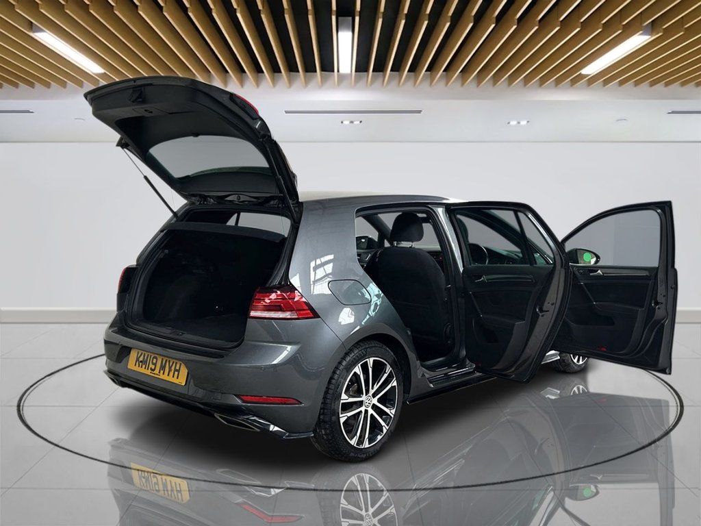 2019 Volkswagen Golf — image 5