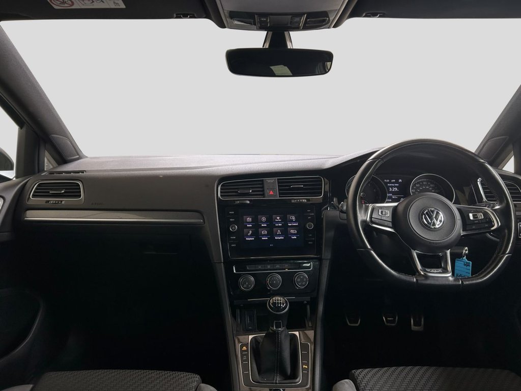 2019 Volkswagen Golf — image 2