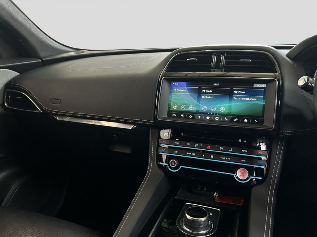 2020 Jaguar F-PACE — image 20