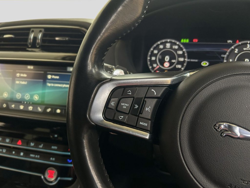 2020 Jaguar F-PACE — image 15