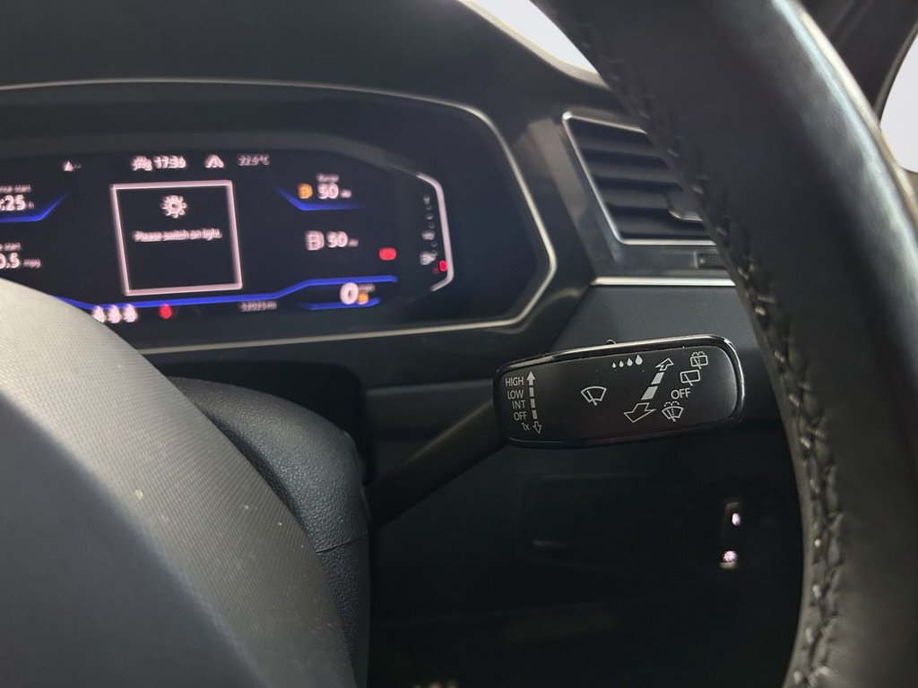 2021 Volkswagen Tiguan — image 13