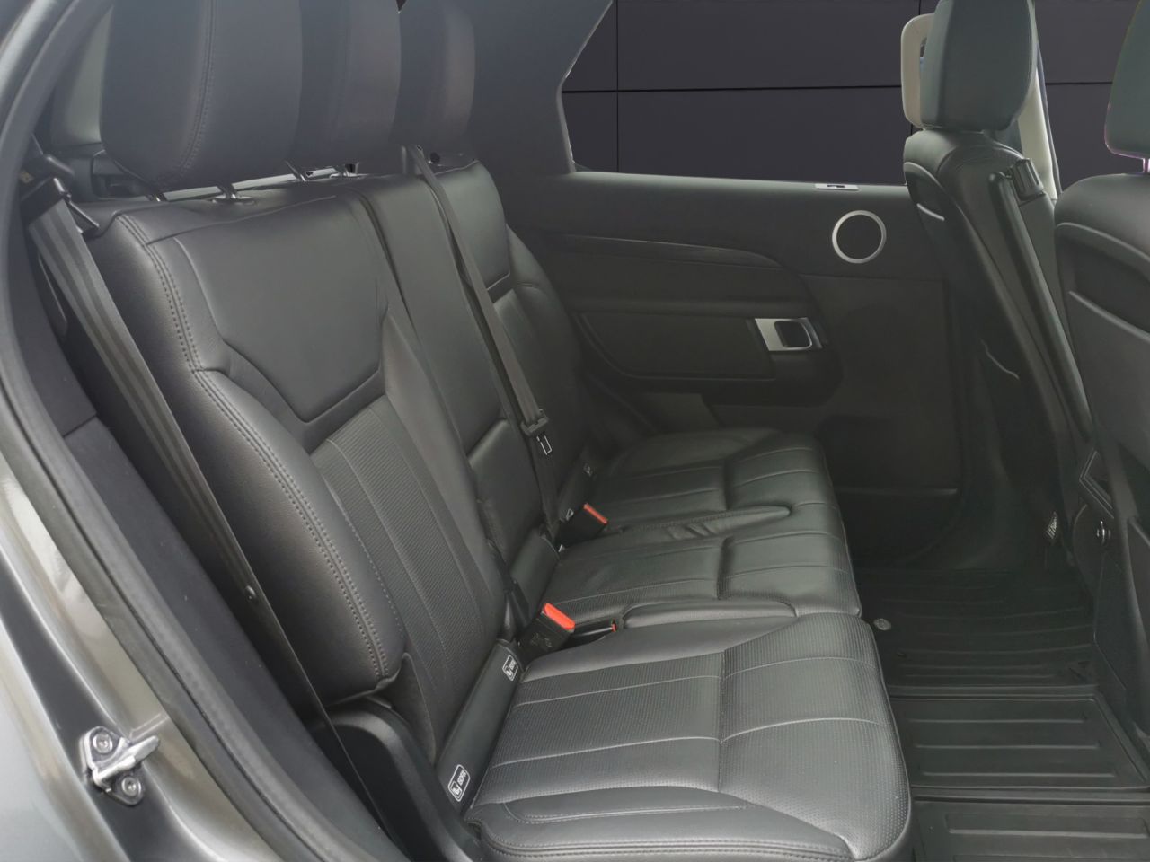 2018 LAND ROVER DISCOVERY 2.0 SD4 SE SUV 5dr Diesel Auto 4WD Euro 6 (s/s) (240 ps) :Low Rate finance - vehicle photo 13 for sale on PureCar