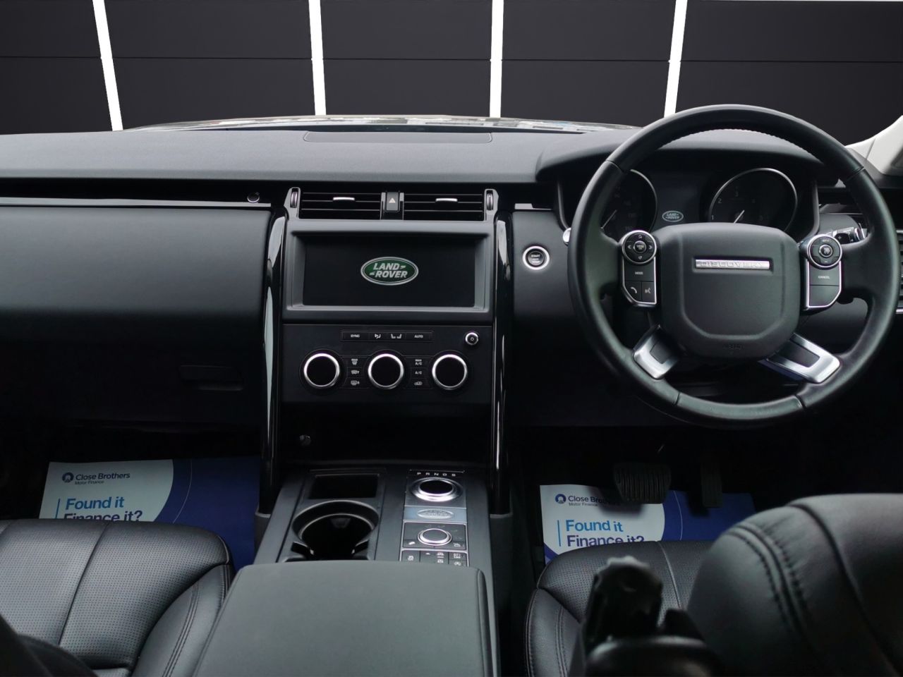 2018 LAND ROVER DISCOVERY 2.0 SD4 SE SUV 5dr Diesel Auto 4WD Euro 6 (s/s) (240 ps) :Low Rate finance - vehicle photo 14 for sale on PureCar