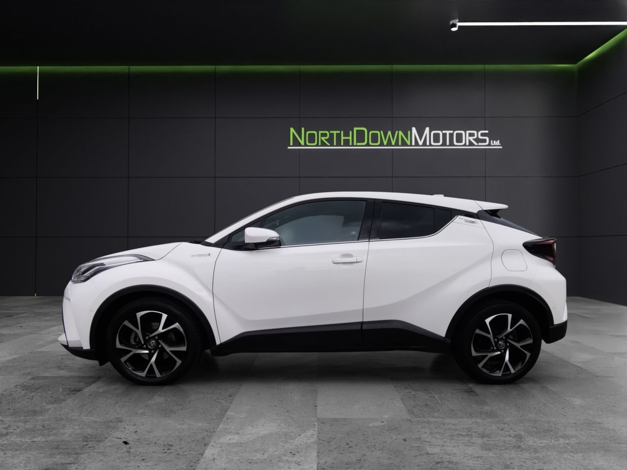 2021 TOYOTA C-HR 1.8 VVT-h GPF Design SUV 5dr Petrol Hybrid CVT Euro 6 (s/s) (122 ps) Very E - vehicle photo 3 for sale on PureCar