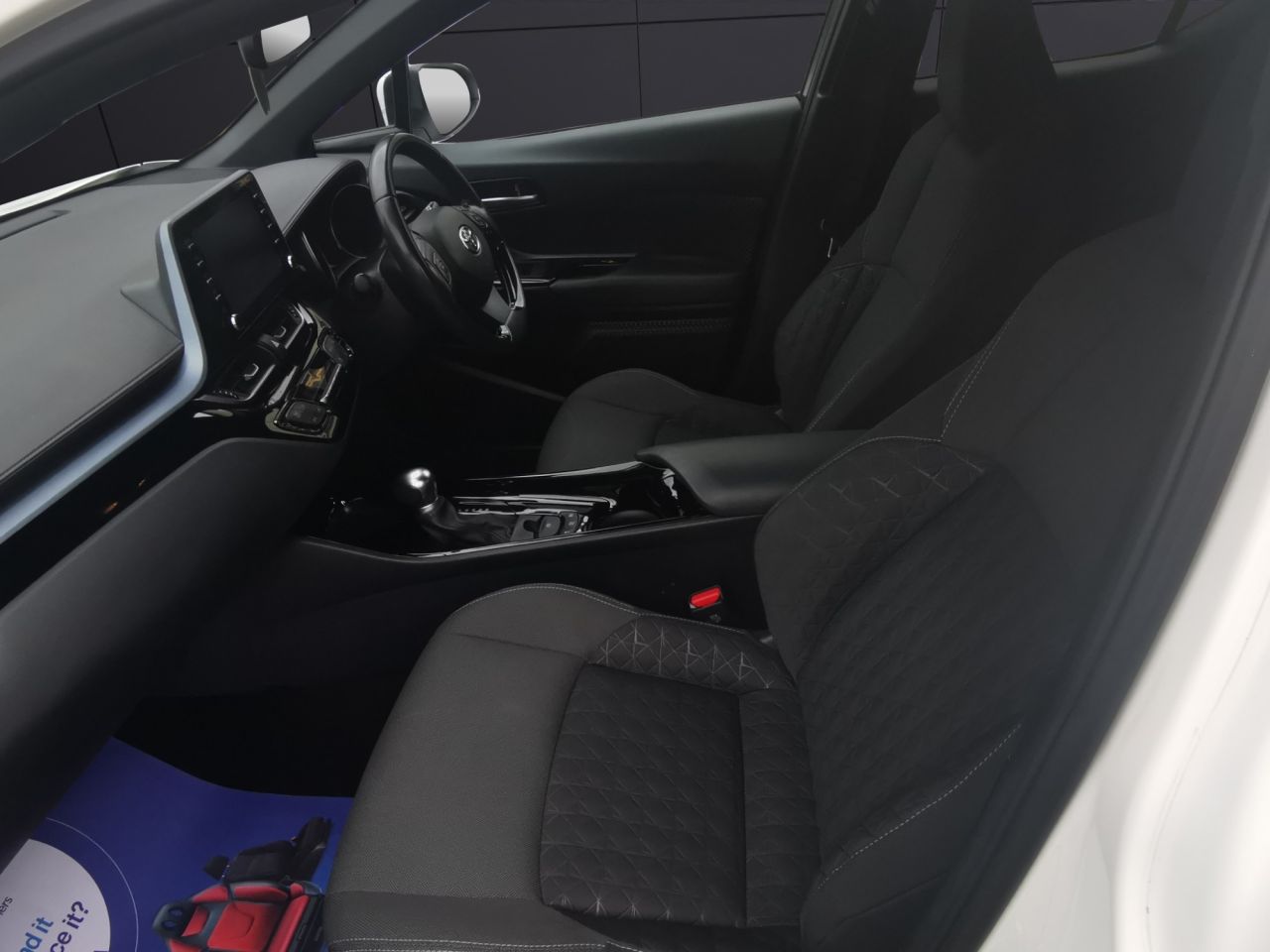 2021 TOYOTA C-HR 1.8 VVT-h GPF Design SUV 5dr Petrol Hybrid CVT Euro 6 (s/s) (122 ps) Very E - vehicle photo 18 for sale on PureCar