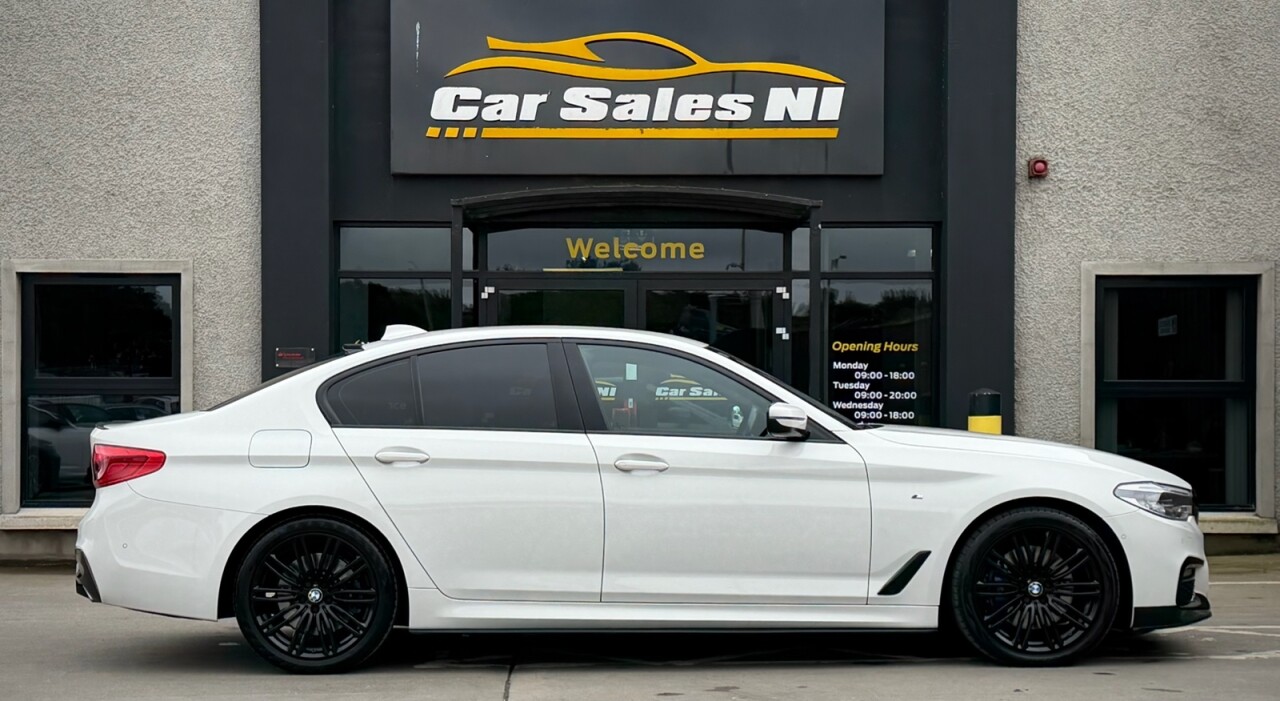2019 BMW 5 SERIES 3.0 530d M Sport Saloon 4dr Diesel Auto xDrive Euro 6 (s/s) (265 ps) - vehicle photo 3 for sale on PureCar